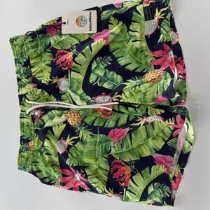 Island Haze - Men’s Lined Shorts in Size Large